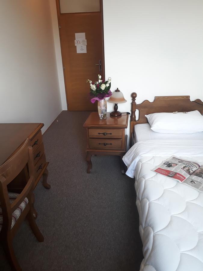 Hotel Cetojevic Banja Luka Buitenkant foto