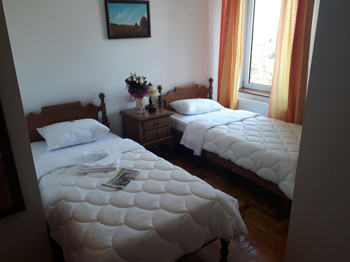 Hotel Cetojevic Banja Luka Buitenkant foto