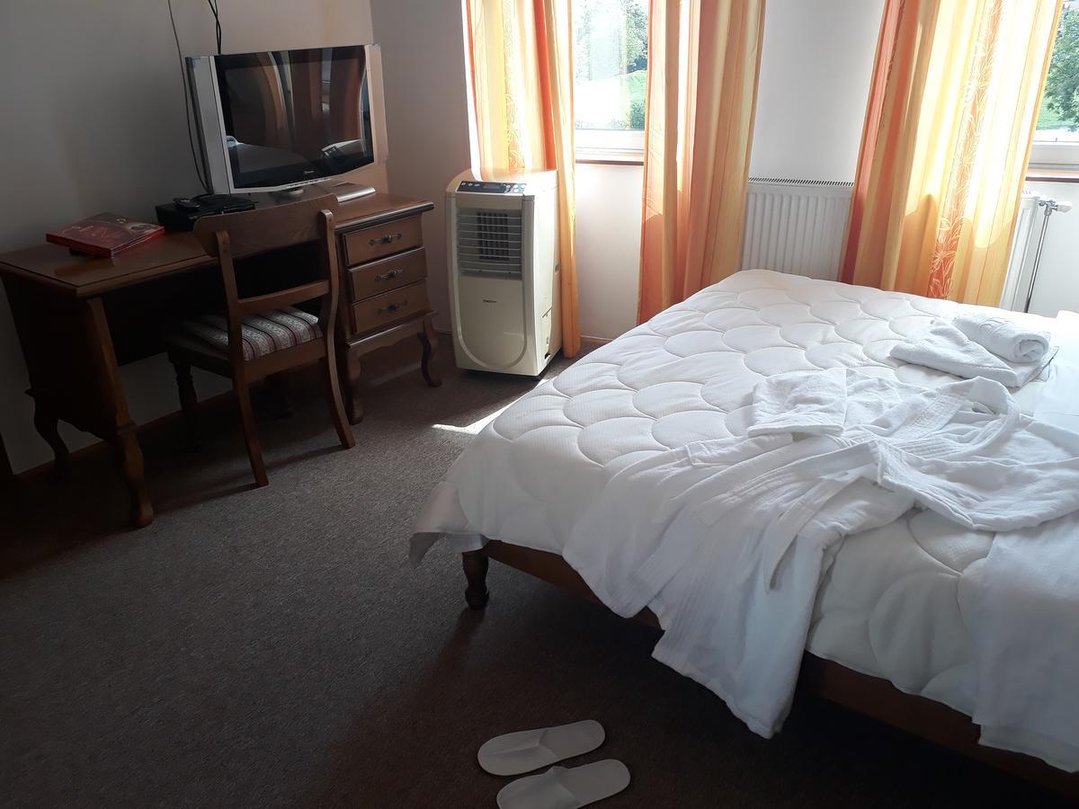 Hotel Cetojevic Banja Luka Buitenkant foto