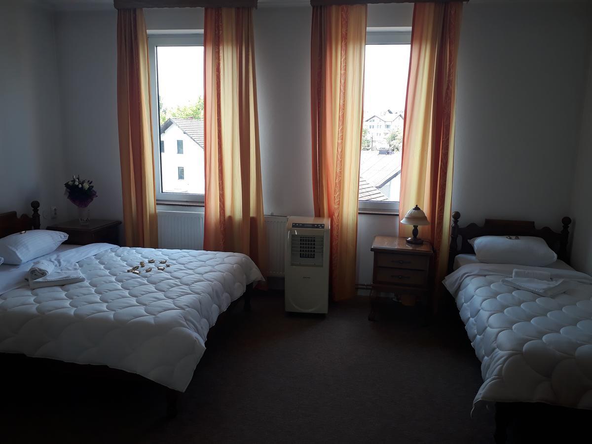 Hotel Cetojevic Banja Luka Buitenkant foto