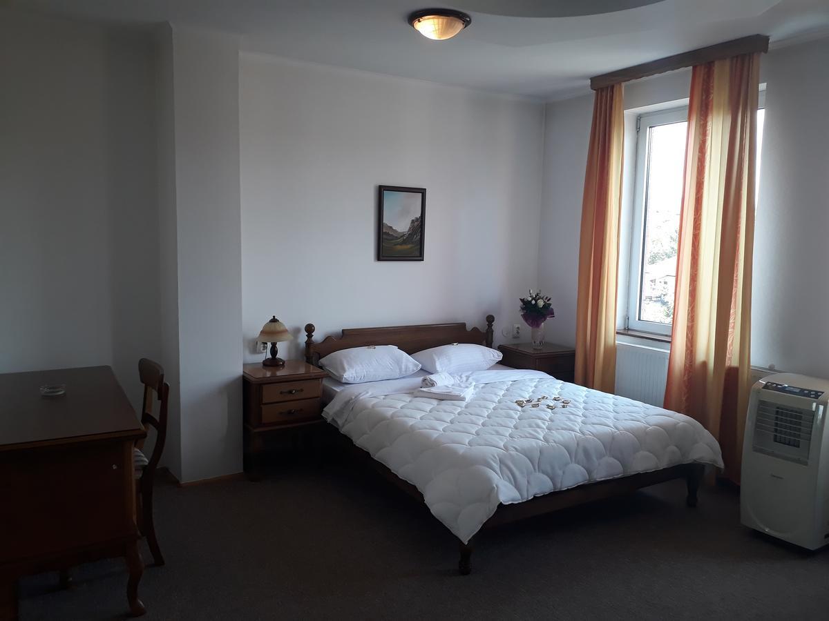 Hotel Cetojevic Banja Luka Buitenkant foto